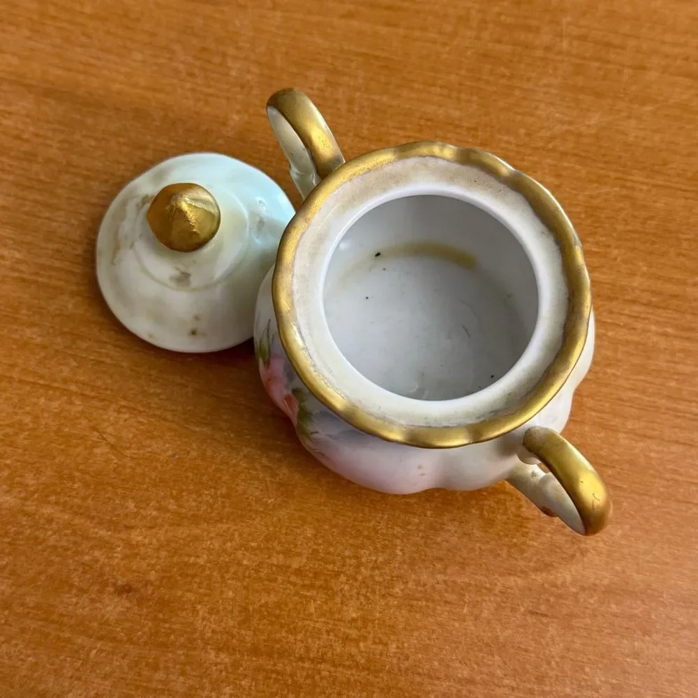 Vintage Floral Cream and Sugar Set with‎ Gold Accents